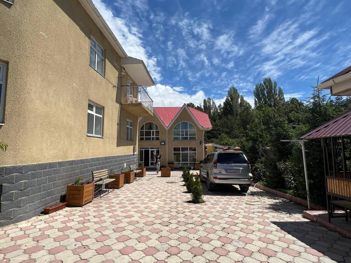 Tan Nuru Guest House Гостевой Дом Тан Нуру チョルポン・アタ エクステリア 写真
