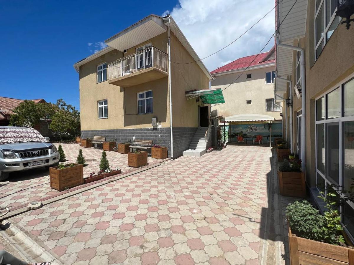 Tan Nuru Guest House Гостевой Дом Тан Нуру チョルポン・アタ エクステリア 写真