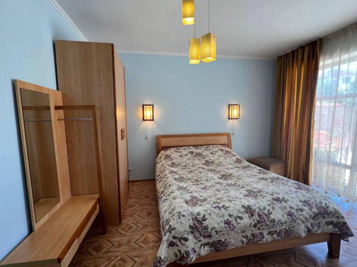 Tan Nuru Guest House Гостевой Дом Тан Нуру チョルポン・アタ エクステリア 写真