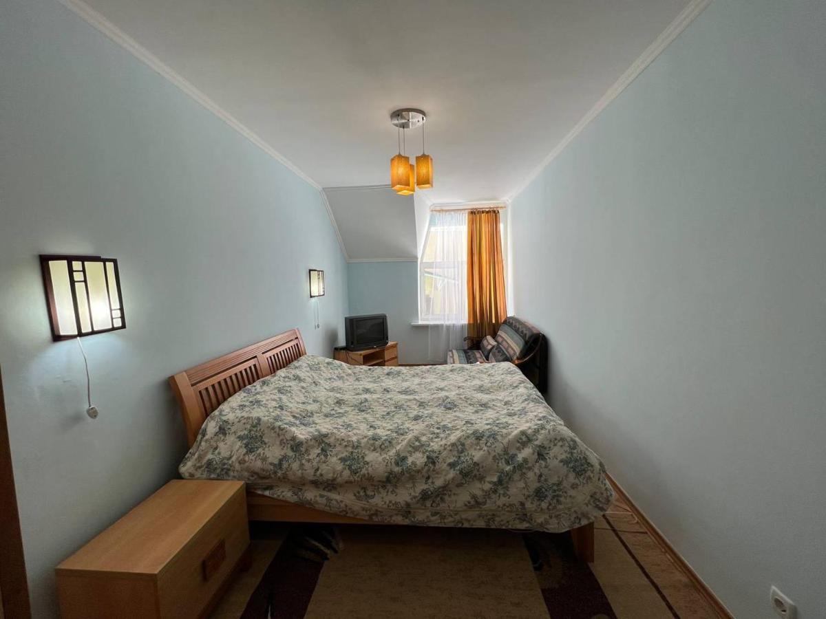 Tan Nuru Guest House Гостевой Дом Тан Нуру チョルポン・アタ エクステリア 写真