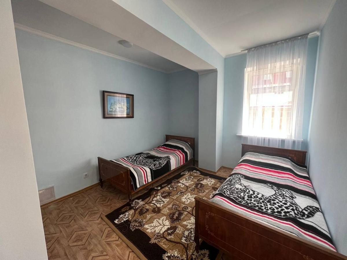Tan Nuru Guest House Гостевой Дом Тан Нуру チョルポン・アタ エクステリア 写真
