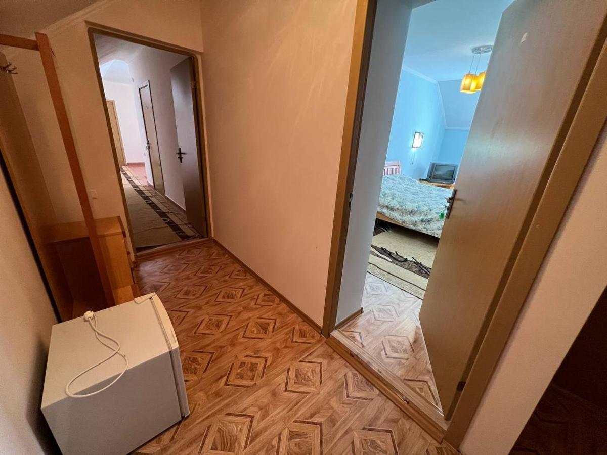 Tan Nuru Guest House Гостевой Дом Тан Нуру チョルポン・アタ エクステリア 写真