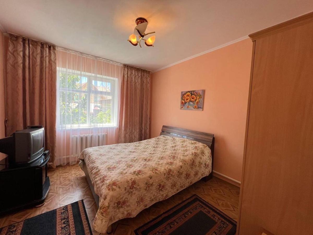 Tan Nuru Guest House Гостевой Дом Тан Нуру チョルポン・アタ エクステリア 写真