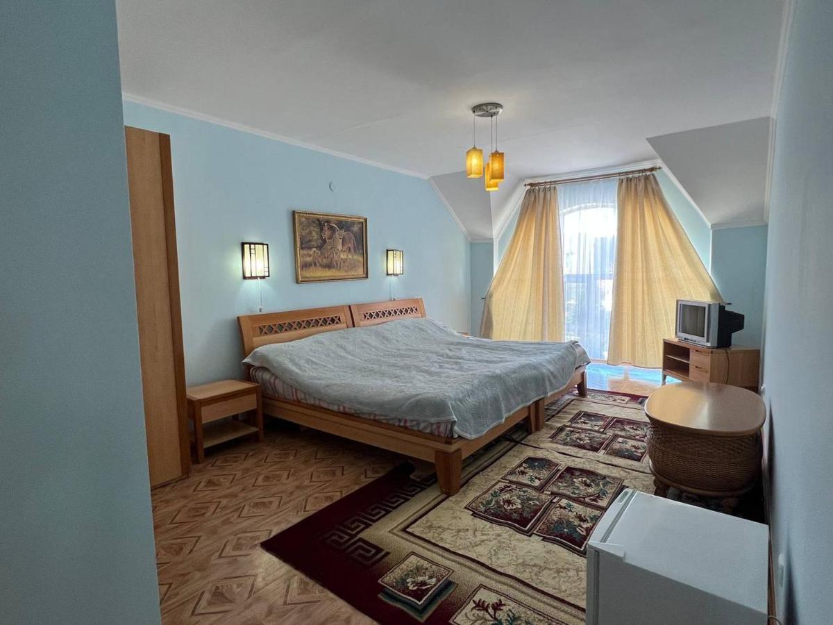 Tan Nuru Guest House Гостевой Дом Тан Нуру チョルポン・アタ エクステリア 写真
