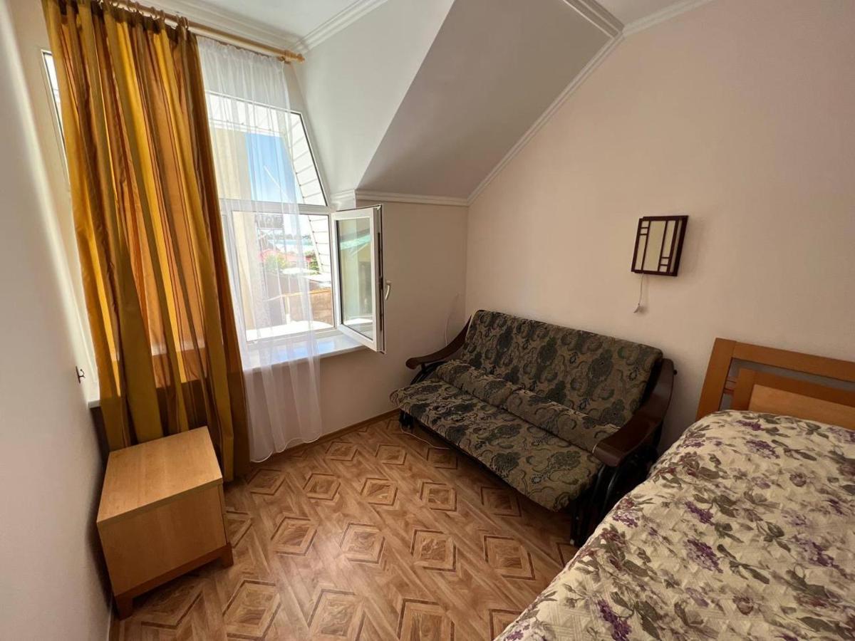 Tan Nuru Guest House Гостевой Дом Тан Нуру チョルポン・アタ エクステリア 写真