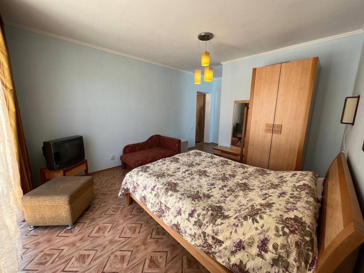 Tan Nuru Guest House Гостевой Дом Тан Нуру チョルポン・アタ エクステリア 写真