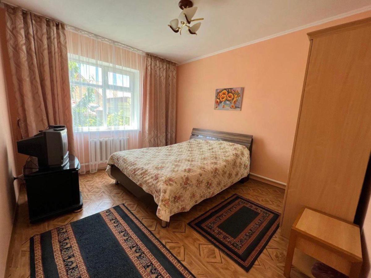 Tan Nuru Guest House Гостевой Дом Тан Нуру チョルポン・アタ エクステリア 写真