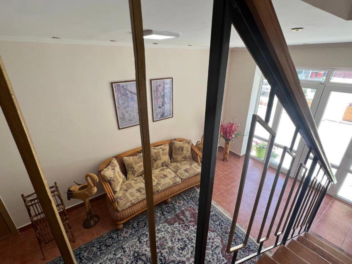 Tan Nuru Guest House Гостевой Дом Тан Нуру チョルポン・アタ エクステリア 写真
